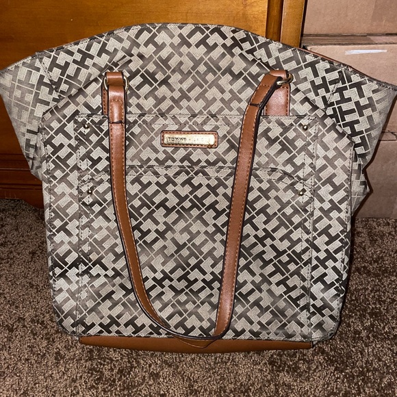 Tommy Hilfiger Handbags - Tommy Hilfiger Bag